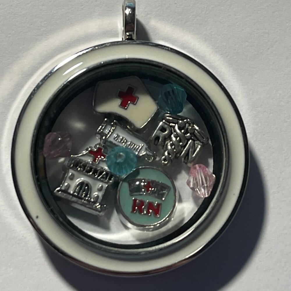I Love Nursing Memory Locket w/ 22 in Necklace NEW